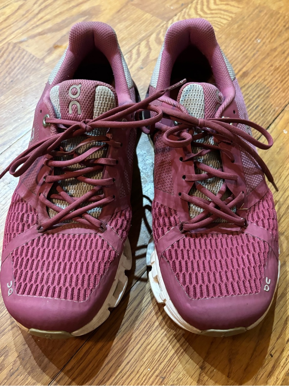 On Cloud Flyer Womens Running Shoes Magenta